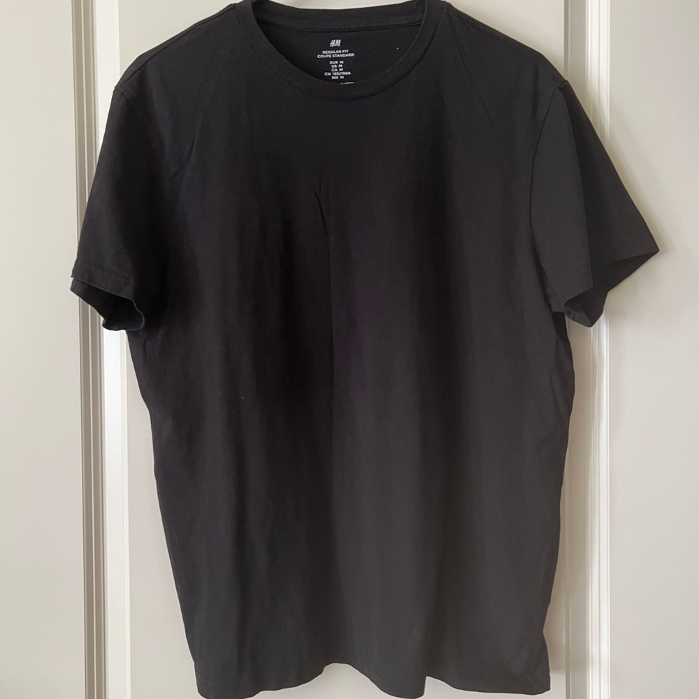 H&M Men’s Black Short-Sleeve Crewneck Tee